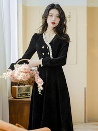 Casual Dresses French Retro Black Corduroy Dress Women Spring Long-sleeved V-neck Female Elegant Chic Lace Patchwork Vestido