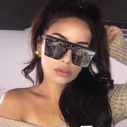 2022 Women Men Popular Oversized Shades Sun Glasses Square Custom One Piece Lens Colourful Shades Sunglasses