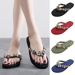 Summer New Fashion Casual Flat-bottomed Pinch Holiday Flip-flops Colored Glass Rhinestone Decorative Beach Shoes Womens Shoes.