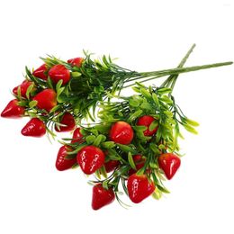 Decorative Flowers 2pcs Lifelike Wedding Strawberry Decorations For Party Fake Ornament Fruit Decor Strawberries