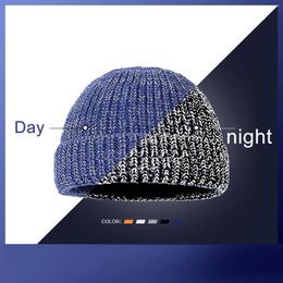 Berets Adult Night Reflective Autumn Winter Hat Fashion Warm Knitted Hats Back Trucker Mens Mesh