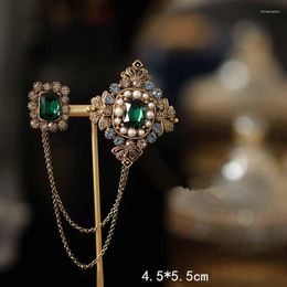 Brooches Baroque British Style Rhinestone Brooch Pins Emerald Tassel Chain Pearl Collar Shirt Pin Accessories For Women