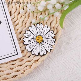 Pins Brooches Rotating brooch creative small daisy sunflower turntable simple and Personalised metal badge decoration T230605