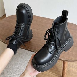 Boots Chunky Platform Combat Boots for Women Autumn Winter PU Leather Ankle Booties Women Punk Thick Bottom Non Slip Motorcycle Boots Z0605