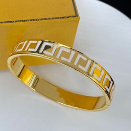 F Bangle Women Fashion Designer Bracelet For Brand CD FF Gold Bracelets Luxury Designers Classic Simpie Style Pendant G