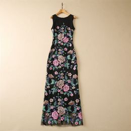 European and American women's clothes 2023 summer new Round neck sleeveless fashion Heavy Industry Flower Embroidery Dress