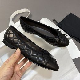 Genuine Leather Woman Loafers Casual Shoes Designer Shoes Wedding Party Designers Luxury Top Quilty Velvet Seasonal Size 35-42