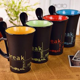 Mugs 1PC Coffee Cup Latest Ceramic Send Spoon Milk Retro Tea Gift Student Breakfast Letter