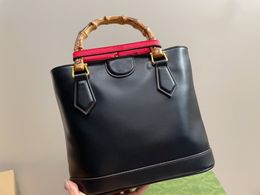 Fashion Diana Tote Bag Luxury Leather Women Totes Shoulder Bags Bamboo Handles Design Handbags Large Bucket Shopping Bag 24*22CM