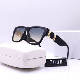 Luxury Designer Sunglasses Fashion Casual Vintage Golden Animals Full Frame Adumbral For Mens Womens Polarizing Mixed Color Goggle Eyeglass