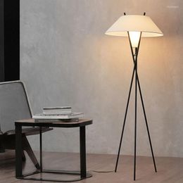 Floor Lamps Led Light Art Nordic Minimalist Tripod Fabric Shade Lamp Standing Bedroom Bedside El Villa Living Room Home Decor