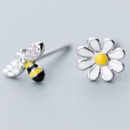 Stud Earrings High Quality Personality 925 Sterling Silver Girls Asymmetry Cute Flowers Bee Women Jewelry Lovers Gift