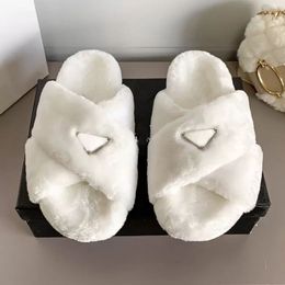 2023 Designer Pantofole di lana Autunno Inverno Caldo Donna Slide Fluffy Furry Sandali Luxurys Confortevole Lettere Pantofola sfocata