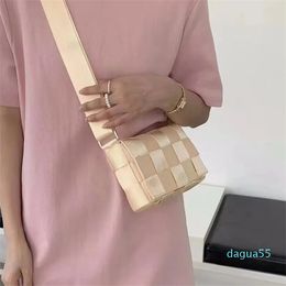 Classic Woven Cross Body Bags Women Designer Handbag Purse Hollow Out Shoulder Bag Adjustable Shoulder Strap Magnetic Buckle