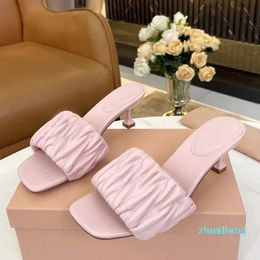 2023-Beach Slippers Designer Shoes Women Heels Fashion Summer Cartoon Slipper Leather Slides Woman Shoes Lazy Sandals Letters Flat Shoe