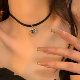 Pendant Necklaces New Vintage Black Zircon Heart Pedants Gothic Girls Y Leather Rope Choker Temperament Aesthetic Women Jewellery Gift Dhl3D