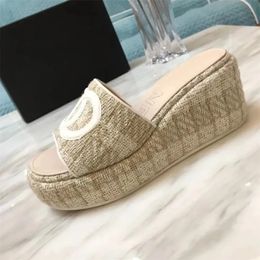 Chanells Flops Chanellies Chaannel Women Wedge Sandals Sandal Designer Slippers Flip Flat Thick Bottom Embroidery Comfortable Platform Sandals Casual