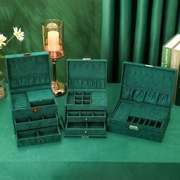 Jewelry Boxes WE 3styles Green Velvet Flannel Jewelry Storage Box with Retro Lock Organizer Earring Necklace Display Organizer for Women Gifts 230606