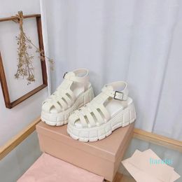 Designer Sandals Pink White Leather Flat Platform Summer Beach Shoes Buckle Strap Women 2023