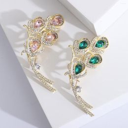 Brooches Rhinestone Calla Lily Women Emerald Temperament Pin High-end Western Elegant Flower Clothing Accessories
