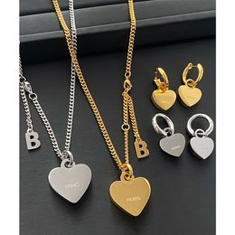 Pendant Necklaces Fashion Designer Heart Silver Gold Chains Earring Necklace Set Woman High Quality Brand Jewelry Party Runway 230607