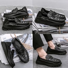 Loafers Shoes Men Pu Embossed Metal Buckle Decorative Flat Bottomed Round Head Classic Leather Business Casual Shoes Luxury Brands Crocodile Leather Shoes