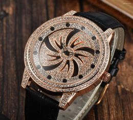 Wristwatches 2023 High Quality Mens Women Watch Full Diamond Iced Out Strap Designer Watches Quartz Movement Couple Lovers Clock Wristwatch