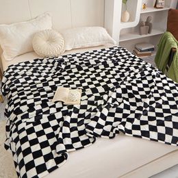 Blankets Blanket Throw Fuzzy White Black Checkered Flannel Fleece Blanket For Couch Bed Fluffy Plaid Plush Microfiber Fashion Blanke L2U4 230606