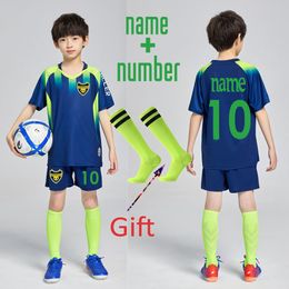 Conjuntos de camisas de futebol infantil faça você mesmo meninos meninas camisas de futebol roupas esportivas jovens uniformes de treinamento de futebol para crianças agasalhos com meias 230606