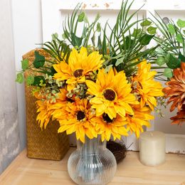 Decorative Flowers Artificial Beautiful Sunflower Silk Bouquets Wedding Room Decor Home Christmas Party Supplies Daisies Flower Arrangement