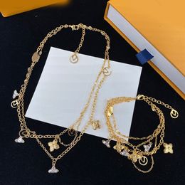 Gold Bracelet And Pearl Necklace Set Womens Luxury Designer Simple Love Bracelet Heart Letter Vintage flower Necklace Wedding