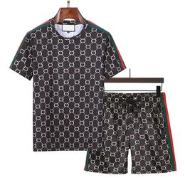 Mens Beach Designers Tracksuits Summer Suits 2023 Fashion T Shirt Seaside Holiday Shirts Shorts Sets Man S 2024 Set Outfits Sportswears r2