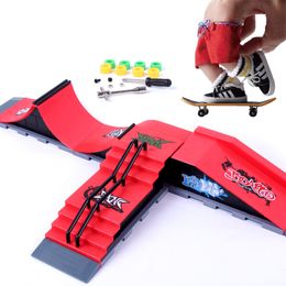 Novelty Games Finger Skateboards Skate Set Toy Skate Park Ramp Set Parts for Tech Practise Deck Funny Interior Extreme Sport Fingers Training 230606