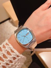 Ladies watch, luxury watch, retro square appearance, full of fashion sense, quartz movement can let you date not late Oh, girls wear big dial is really cool, size 36mm