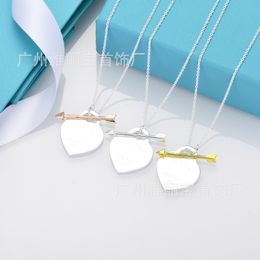 New Rose Gold Arrow Heart Necklace Female White Copper Thick Silver Ins Classic Fashion Love Tie Home Collar