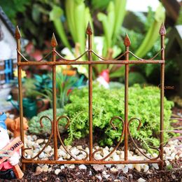 Decorative Figurines Objects & Fairy Garden Rusty Tin Picket Fence Miniature Rustic Gate Rusted Metal Craft Ornaments Decoration Accessories