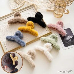 Other Furry Faux Fur Hair Clip Plush Cls Combs Clamps Autumn Winter Hairpins Barrette Fashion Women Hairgrips Accessories R230608