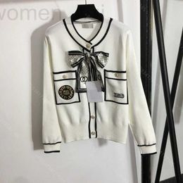 Women's Sweaters designer Fall Cc Designer Women Sweater Jacket Crochet Mujer Wool Cardigan Hoodie Pearl Badge 911 Cch Brand Long Sleeve Coat Casual Female Tops ADWE