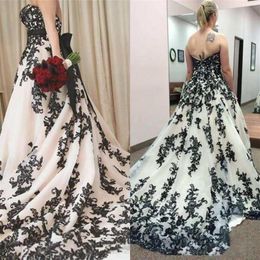 Vintage Gothic Black and White Wedding Dresses 2021 Plus Size Strapless Sweep Train Corset Country Western Cowgirl Wedding Gown248K