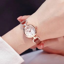 Wristwatches Women Girl Simple Quartz Wrist Watch PU Leather Strap Mini Thin Dial Watches H9