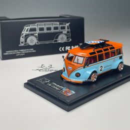 Diecast Model car 164 T1 Gulf Wide Body Van Alloy Model Diecasts Metal Toy Vehicles Model With Surfboard Collection Static Display Ornaments Toys 230608