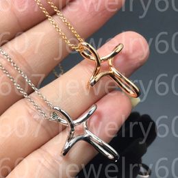 Hot Sale Trend Designer Necklace Sterling Sier Couple Cross Hollow Twisted String Necklace Pendant Fashion Trend High Quality Gift Party