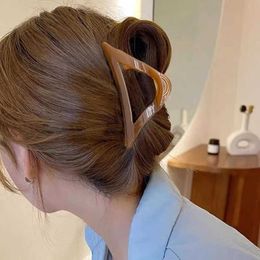 Dangle Chandelier New Korean version coffee Coloured large triangle grab clip simple shark hair clip elegant women's fashionable hair accessory Z0608