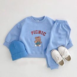 Clothing Sets Designer Cute Hoodies Girls Simple Loose Oneck Tops Pants Boys Trendy Casual Twopiece Children Long Sleeve Tracksuits 230607