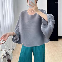Women's T Shirts Miyake Pleated Top Women 2023 Summer High-Grade Temperament Simple And Loose Cover Meat Lantern Sleeve T-shirt