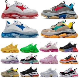 Designer 17FW Triple Men Women Casual luxury Shoes sneakers platform Tan clear sole black white grey red pink blue Royal Neon Green mens trainers sports sneaker shoe