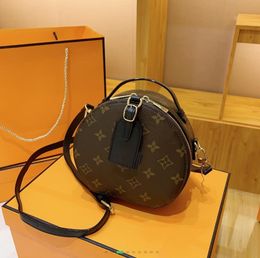 All-match Designer Round bag leather Handbag Luxury Crossbody bag Delicate knockoff Shoulder bags