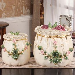 Storage Bottles European Ceramic Jar With Lid Kitchen Seal Cereal Dispenser Retro Relief Decorative Rice Organiser Home Decoration