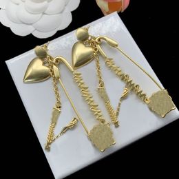 Women Celebrity Dangle Gold Huggie Earrings Paper Clip Designer Jewellery Hoops Fashion Big Size Brands Luxurys Studs V Love Earring for Mens Ear Rings with Box