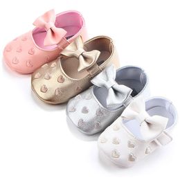 First Walkers Princess Love Shoes PU Leather Baby Girl Baby Moccasins Shoes Big Bow Fringe Soft Soled Non-slip Footwear Crib Shoes 230608